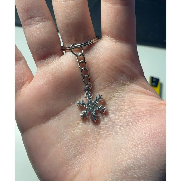 Silver Snowflake Keychain - Picture 2 of 3
